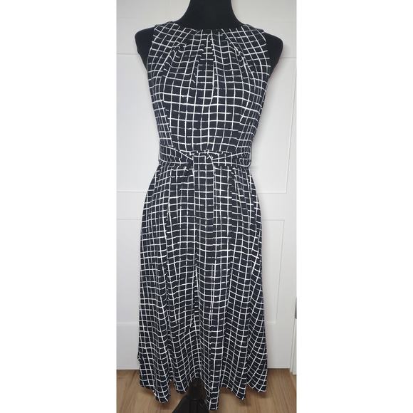 Elle Fit and Flare Sleeveless Midi Dress Womens Size 2 - Picture 1 of 9